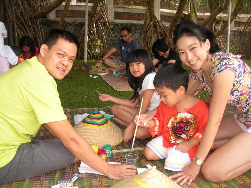 Kampung Sumber Alam Garut Hotel Buitenkant foto